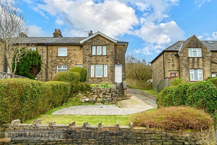 2 Bedroom End Of Terrace House For Sale In Woods Avenue, Marsden, Huddersfield, West Yorkshire, HD7