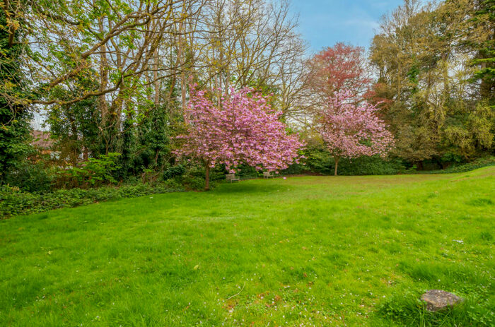 2 Bedroom Apartment To Rent In Kemnal Road, Chislehurst, BR7