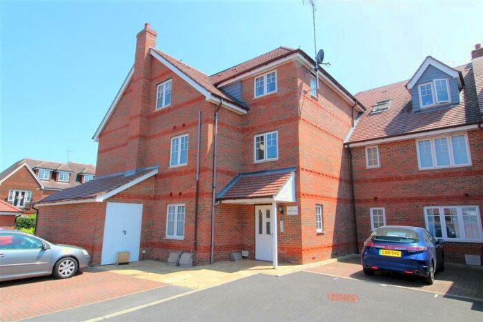 2 Bedroom Apartment To Rent In Larchfield Road, Maidenhead, SL6