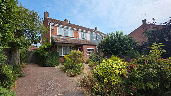3 Bedroom Semi-Detached House For Sale In Welsh Road West, Southam, CV47