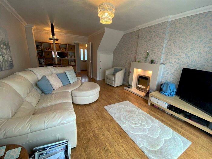 2 Bedroom End Of Terrace House For Sale In Avon Street, Warwick, Warwickshire, CV34