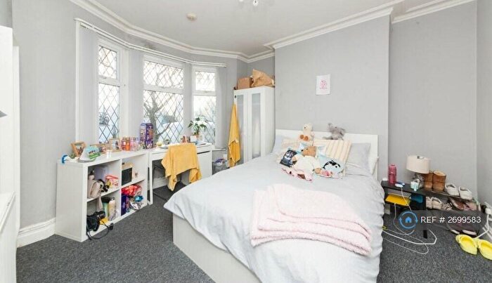 2 Bedroom Flat To Rent In Newmarket Road, Brighton, BN2