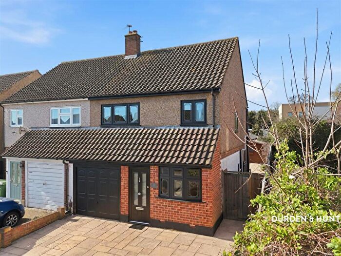 3 Bedroom Semi Detached House For Sale In Tabrums Way, Upminster, RM14