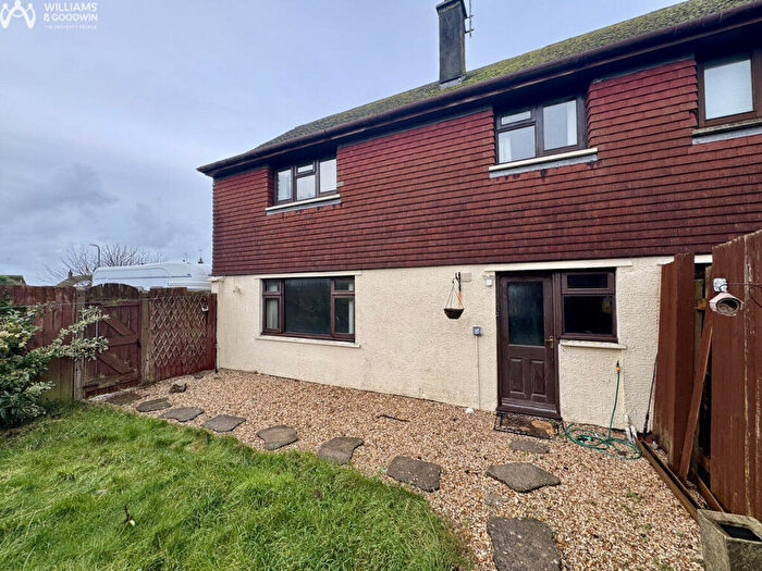 3 Bedroom End Of Terrace House For Sale In Dinam Road, Caergeiliog, LL65