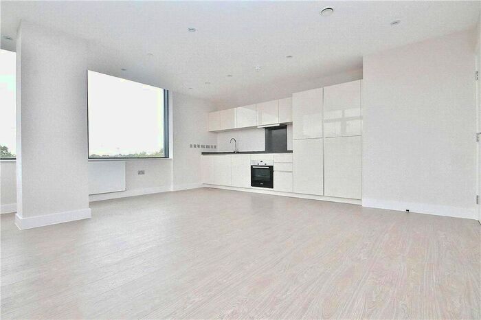 2 Bedroom Flat To Rent In The View, Staines Road West, Sunbury-On-Thames, Surrey, TW16