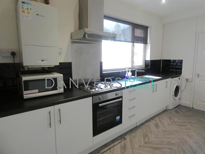 4 Bedroom Terraced House To Rent In Barclay Street, Leicester, LE3