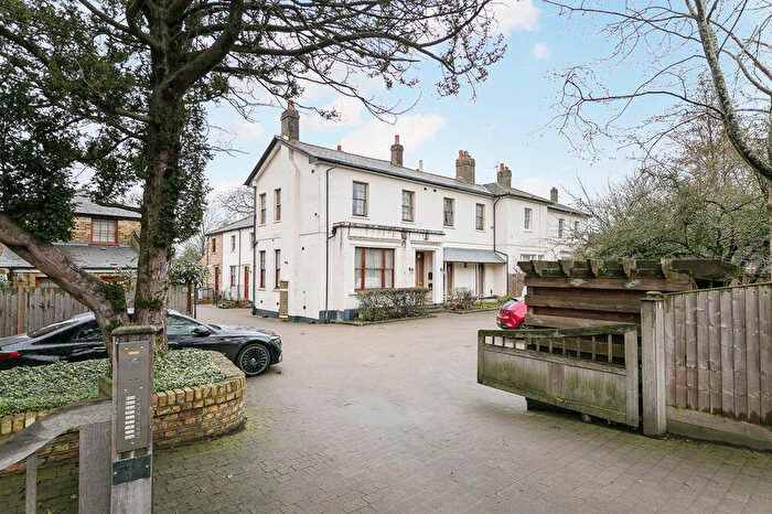 2 Bedroom Flat For Sale In Addiscombe Road, Croydon, CR0