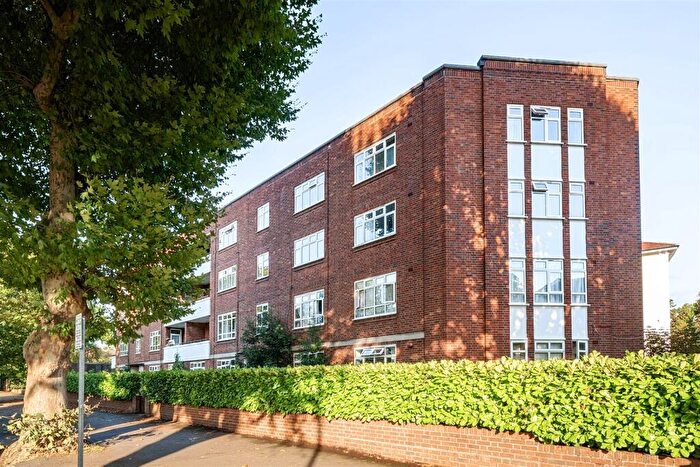 1 Bedroom Apartment For Sale In Maple Road, Surbiton, KT6