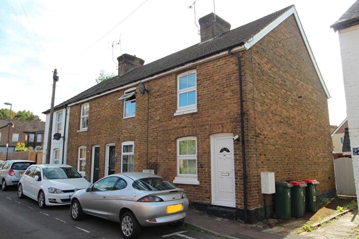 2 Bedroom End Of Terrace House For Sale In Alpha Road, Crawley, West Sussex., RH11