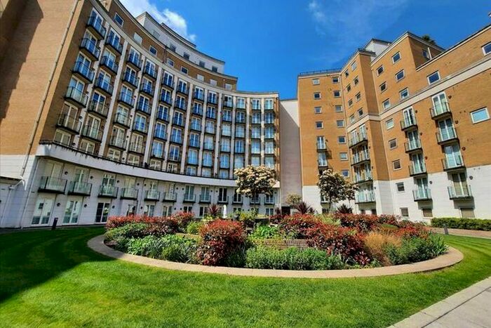 2 Bedroom Flat To Rent In Alberts Court, Palgrave Gardens, London, NW1