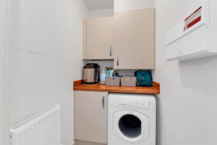 4 Bedroom Detached House For Sale In Myrtlewood Road, Bury St. Edmunds, IP32