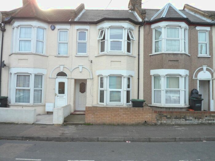 3 Bedroom Terraced House To Rent In Beresford Road, Gravesend, DA11