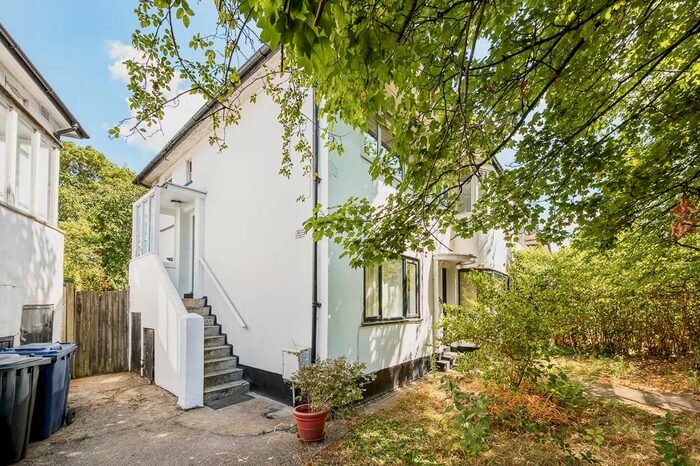 2 Bedroom Maisonette To Rent In Drayton Bridge Road, Ealing, London, W13