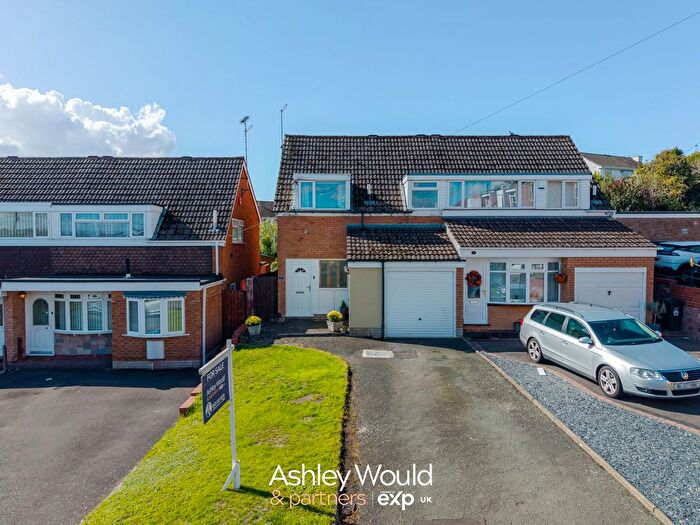 3 Bedroom Semi-Detached House For Sale In Wythall Road, Halesowen, B63