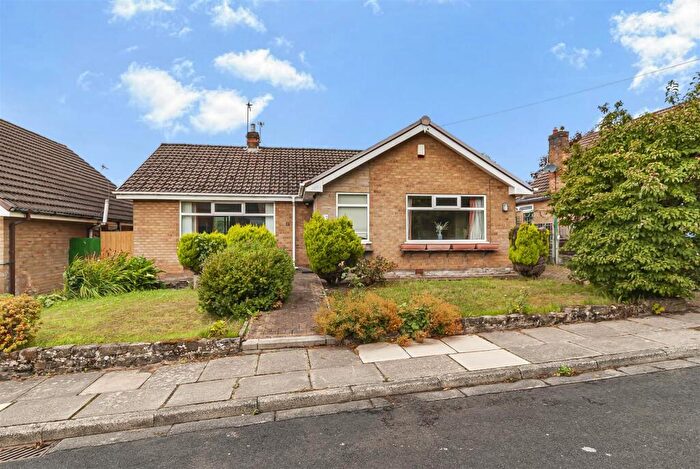 3 Bedroom Detached Bungalow To Rent In Thames Close, Bury, BL9