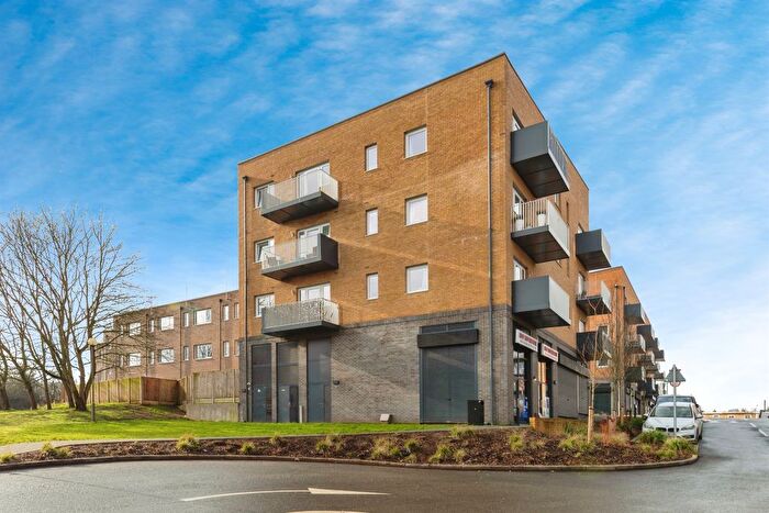1 Bedroom Flat For Sale In High View, Hatfield, AL10