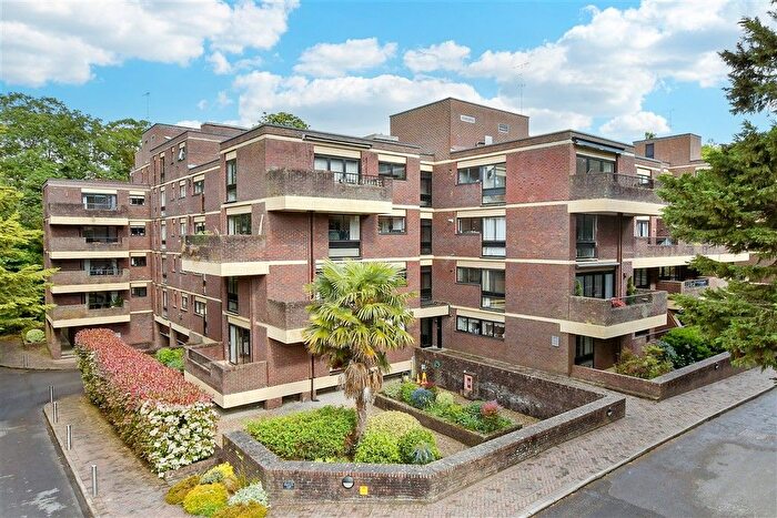 2 Bedroom Flat For Sale In Church Street, Epsom, Surrey, KT17