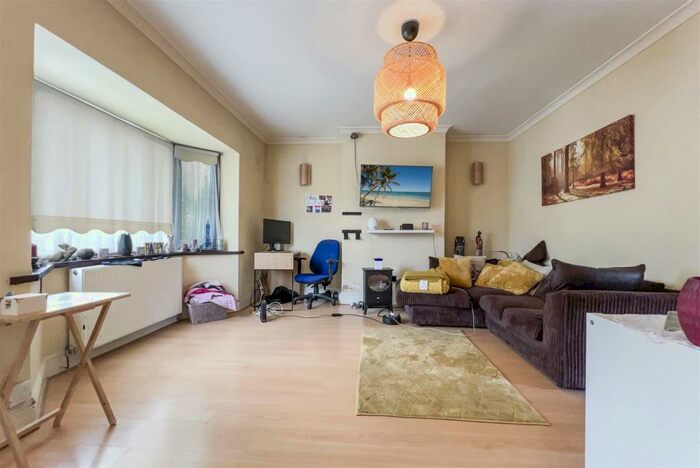 3 Bedroom Semi-Detached House To Rent In Hammersley Street, Bedworth, CV12