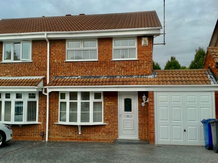 3 Bedroom Semi-Detached House To Rent In Goldcrest, Tamworth, B77