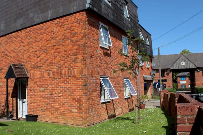 2 Bedroom Flat To Rent In Mayfield Court, Marlborough, SN8
