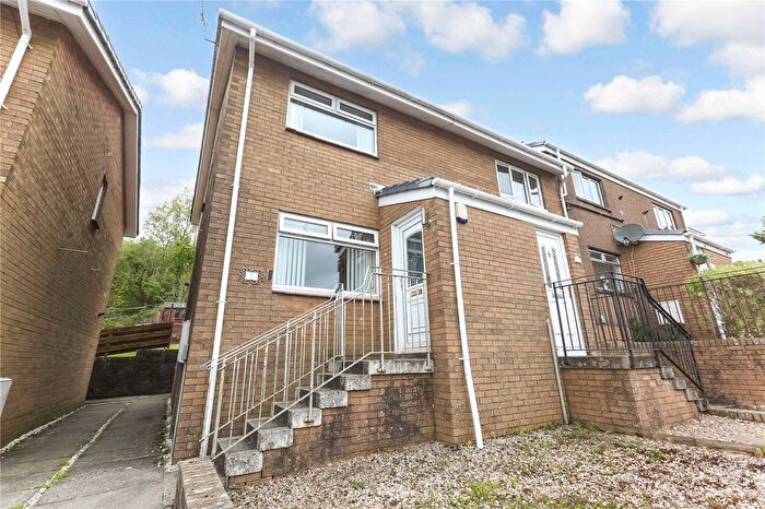 2 Bedroom End Of Terrace House For Sale In Crisswell Crescent, Greenock, Inverclyde, PA16