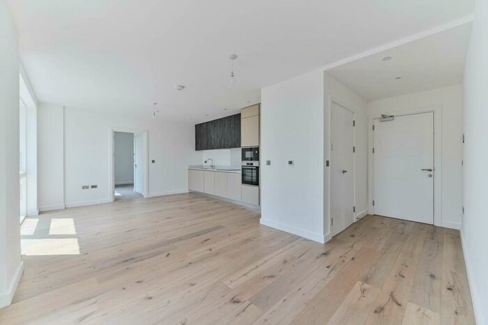 2 Bedroom Flat To Rent In Boulevard Point, Croydon, CR0