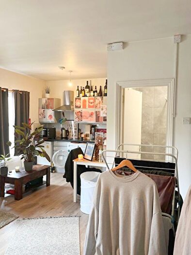 Studio To Rent In High Street, London, E17