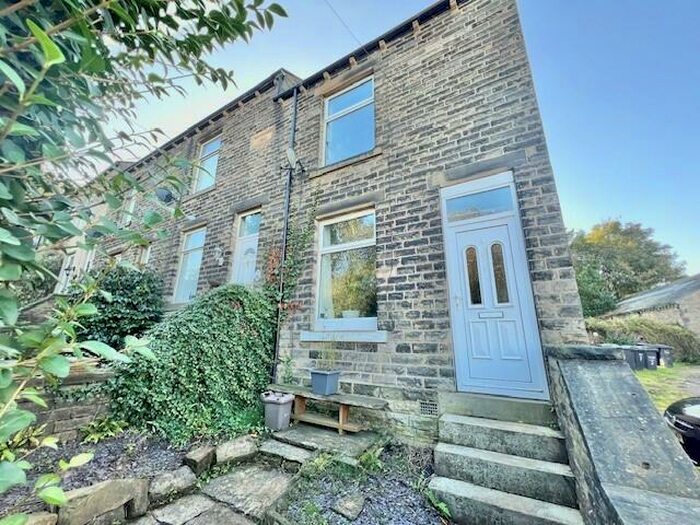 2 Bedroom End Of Terrace House To Rent In Crimble Close, Hipperholme, Halifax, HX3