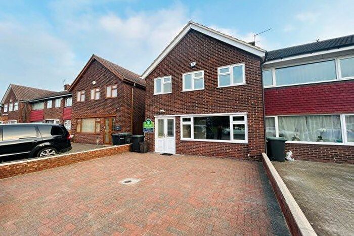 3 Bedroom Property To Rent In Beaumont Drive, Gravesend, DA11