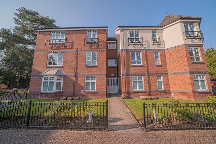2 Bedroom Apartment For Sale In Thorpe Court, Solihull, B91