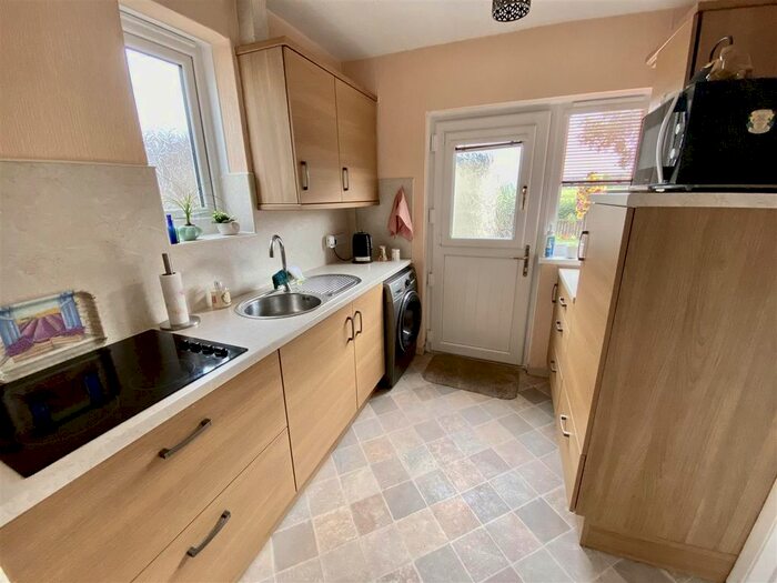 3 Bedroom SemiDetached House For Sale In Lon Y Gruglas, Penybanc