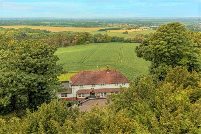 4 Bedroom Detached House For Sale In Upper Icknield Way, Aston Clinton, Aylesbury, HP22