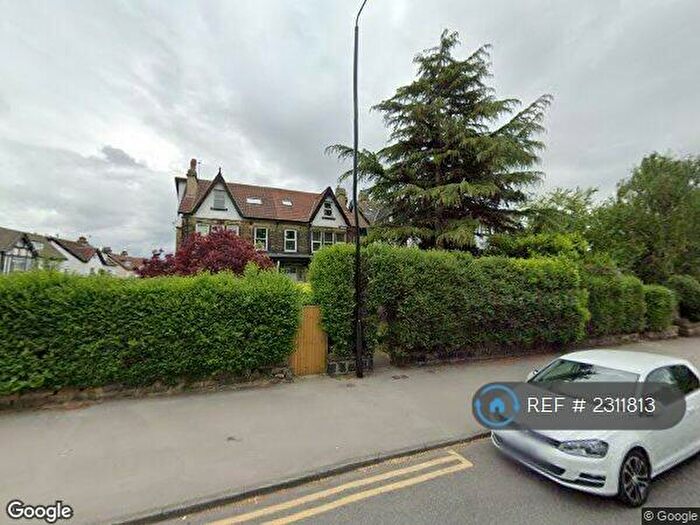 4 Bedroom Flat To Rent In Street Lane, Leeds, LS8