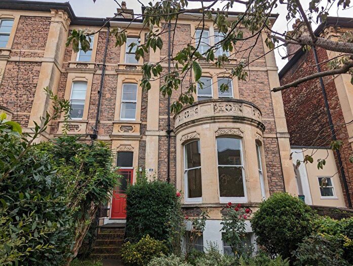 3 Bedroom Flat To Rent In Beaufort Road – Garden Flat Ref, BS8
