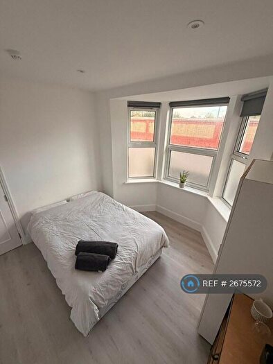 Studio To Rent In Colville Road, London, E11