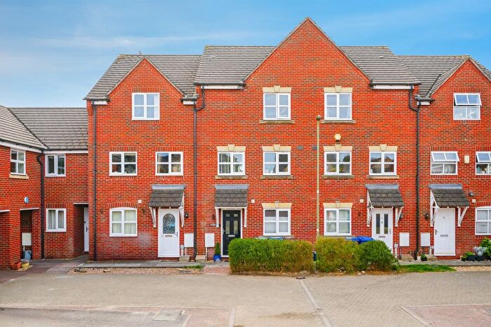 4 Bedroom Terraced House For Sale In Butterbur Gardens, Bicester, OX26