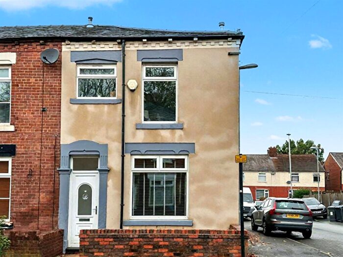 3 Bedroom End Of Terrace House For Sale In Coalshaw Green Road, Chadderton, Oldham, OL9