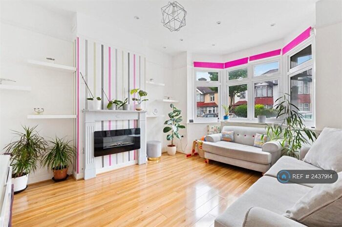 3 Bedroom Semi-Detached House To Rent In Westbourne Road, Croydon, CR0