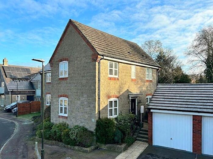 3 Bedroom Detached House For Sale In Wellingtons Grove, Cinderford, GL14