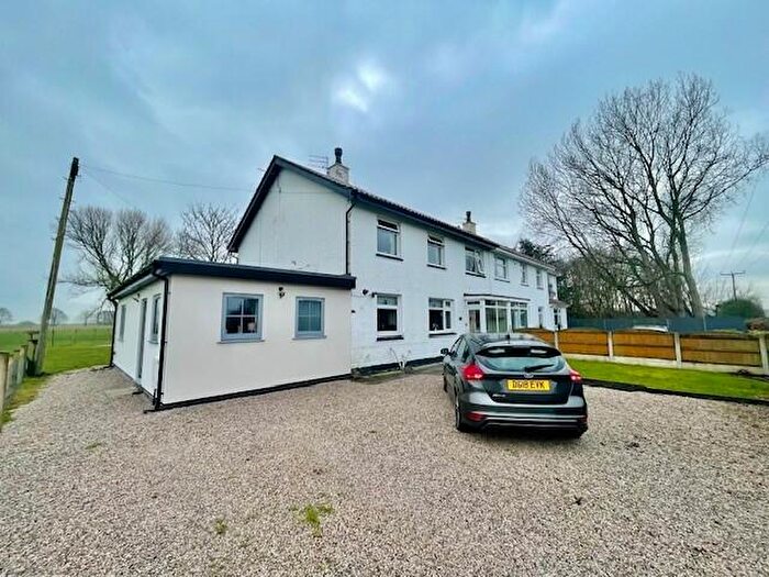 3 Bedroom Farm House To Rent In North Moss Lane, L37