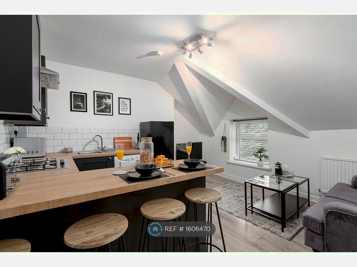 2 Bedroom Flat To Rent In Stacey Road, Cardiff, CF24