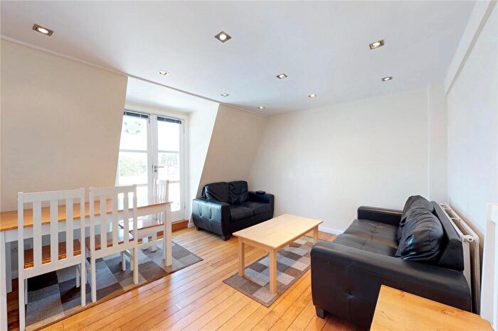 3 Bedroom Flat To Rent In Chapel Market, Islington, N1