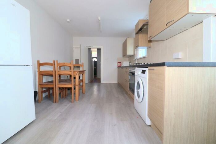 4 Bedroom Terraced House To Rent In Tewkesbury Street, Cathays, CF24