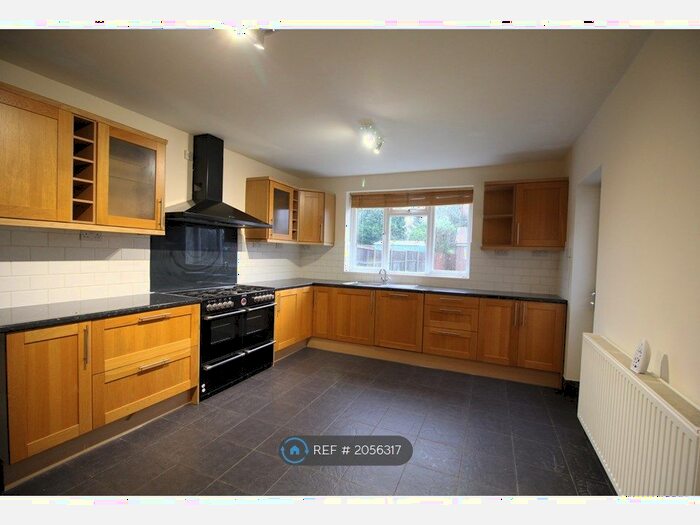 4 Bedroom Semi-Detached House To Rent In Marshall Lake Road, Shirley, Solihull, B90