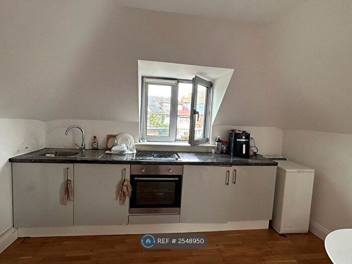 1 Bedroom Flat To Rent In Finchley Lane, London, NW4