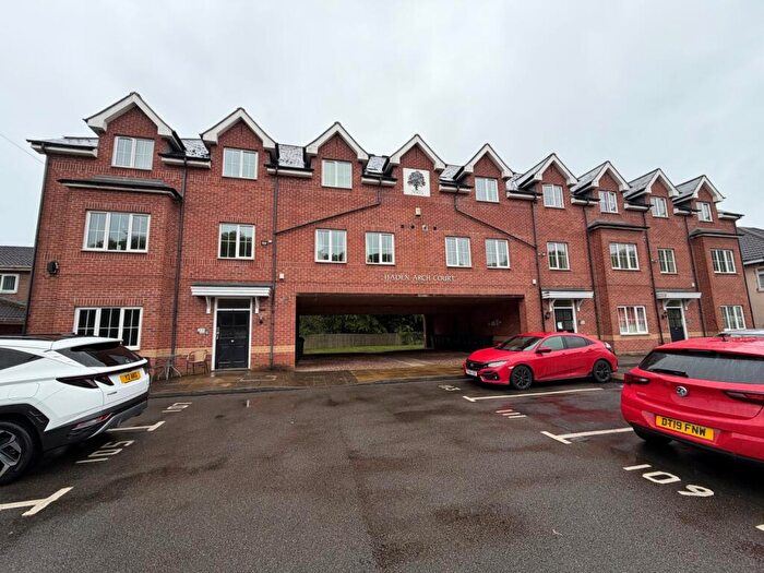 2 Bedroom Flat To Rent In Haden Arch Court, Halesowen, West Midlands, B63