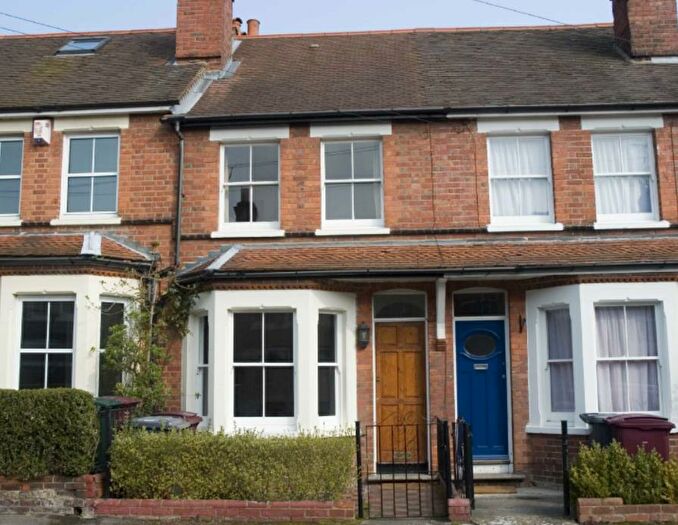 2 Bedroom Terraced House To Rent In Hampden Road, RG4