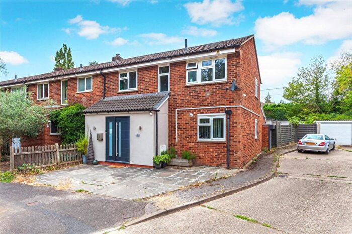 3 Bedroom End Of Terrace House For Sale In Adkins Road, Waltham St. Lawrence, Berkshire, RG10
