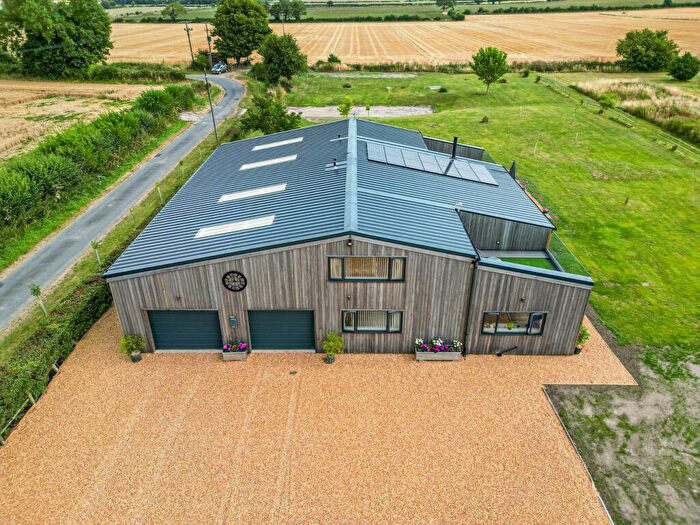 3 Bedroom Barn Conversion For Sale In Cowleaze Lane, Edington Westbury, BA13