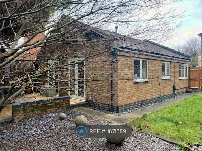 2 Bedroom Bungalow To Rent In Bridge Road, Wallington, SM6